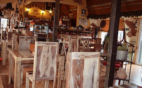 Remy's bistro & pub